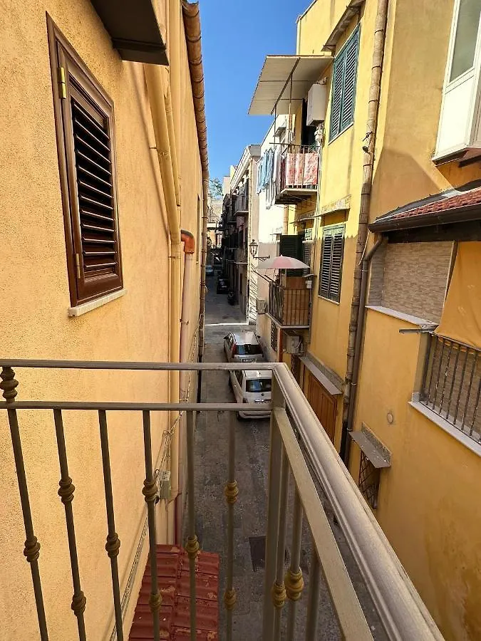 Bacio Del Sole Apartment Palermo 0*,  Italia